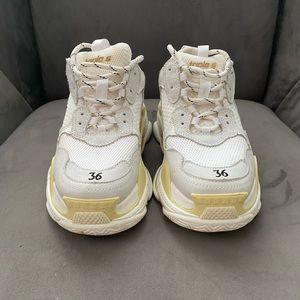 WOMEN'S TRIPLE S SNEAKER